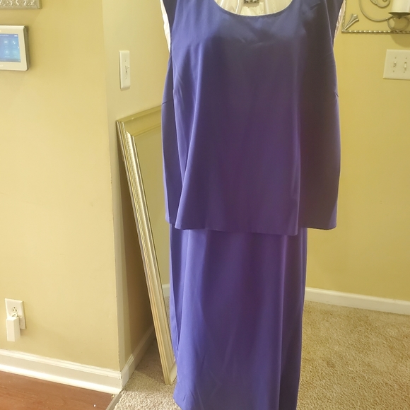 Woman's 3 piece suit - Picture 2 of 14